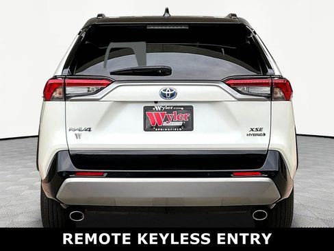Used 2022 Toyota RAV4 XSE AWD/4WD image 5