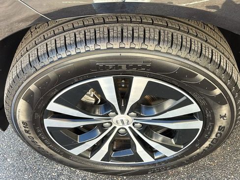 Used 2024 Volvo XC60 T8 Core AWD/4WD image 32