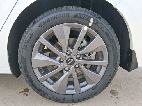 New 2026 Nissan Sentra SL w/ Floor Mat Package FWD image 32