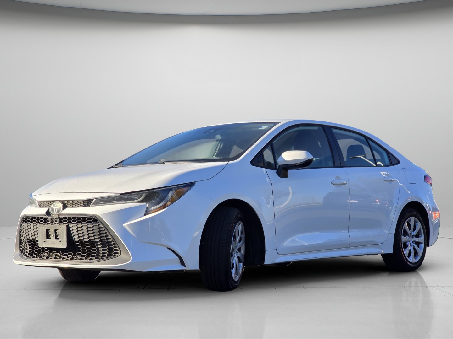 Used 2020 Toyota Corolla LE FWD image 18