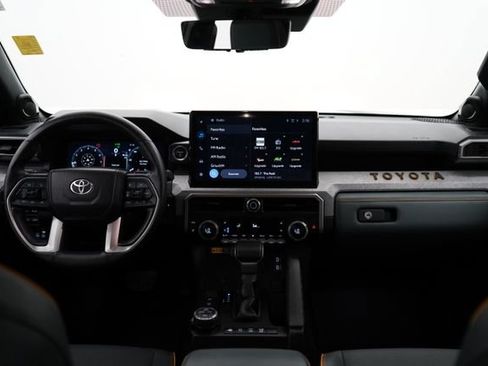 Used 2025 Toyota 4Runner Trailhunter AWD/4WD image 15
