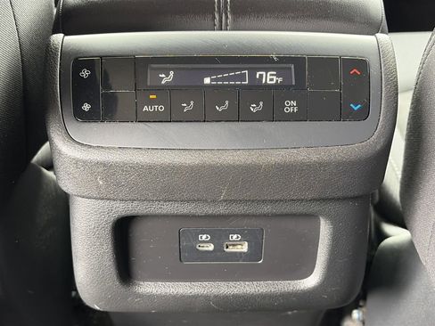 Certified 2024 Nissan Pathfinder SV FWD image 19