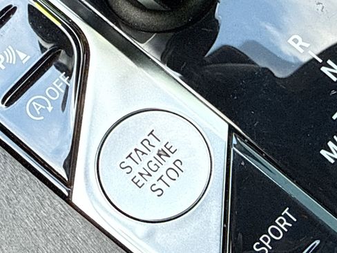 Used 2019 BMW X5 xDrive50i w/ Off-Road Package image 38