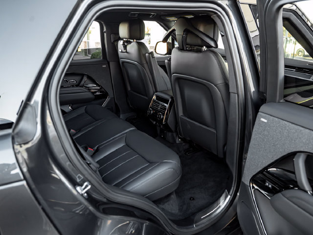 New 2026 Land Rover Range Rover Sport Dynamic SE AWD/4WD image 32