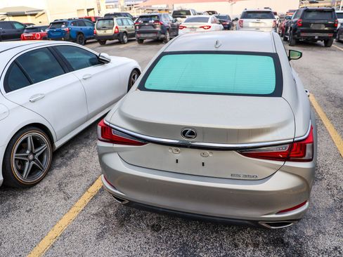 Used 2021 Lexus ES 350 w/ Premium Package image 9