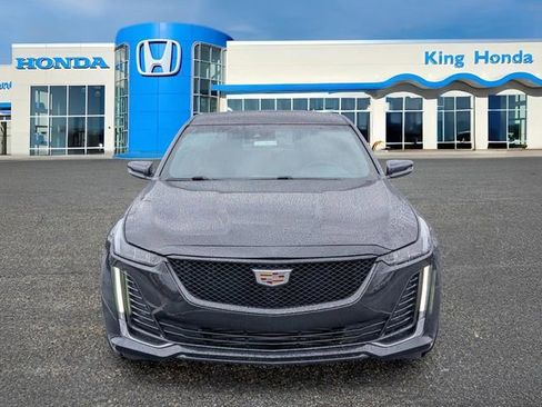 Used 2022 Cadillac CT5 Luxury image 2