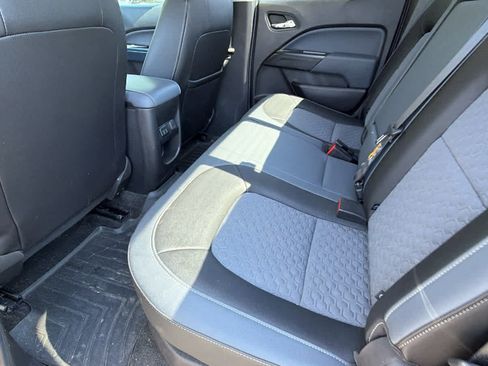 Used 2017 Chevrolet Colorado Z71 AWD/4WD image 17