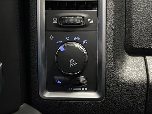 Used 2015 RAM 1500 Limited AWD/4WD image 32