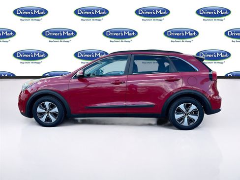 Used 2017 Kia Niro EX FWD image 4