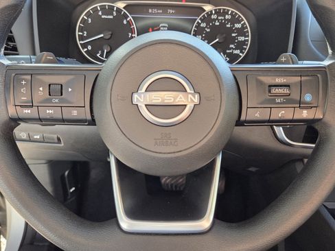 Used 2024 Nissan Rogue SV FWD image 31