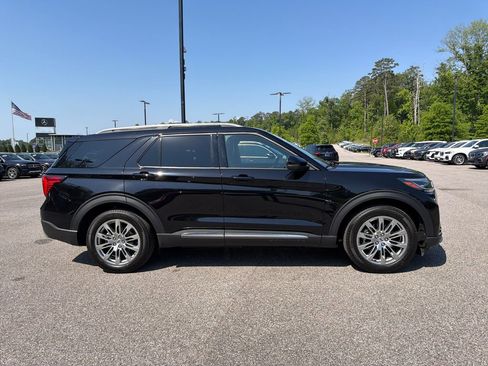 Used 2025 Ford Explorer Platinum RWD image 27