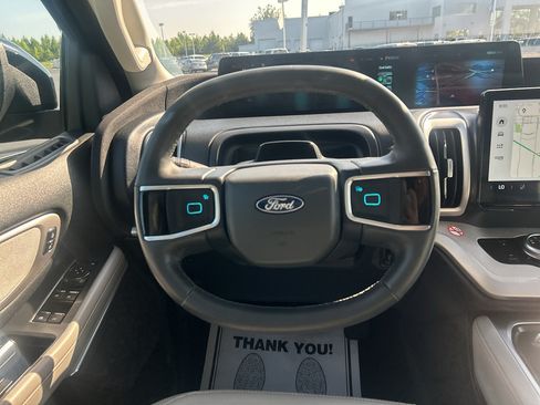 Certified 2025 Ford Expedition Active AWD/4WD image 14
