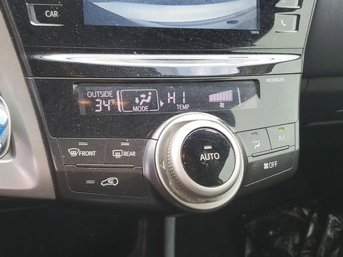 Used 2015 Toyota Prius V Two image 21