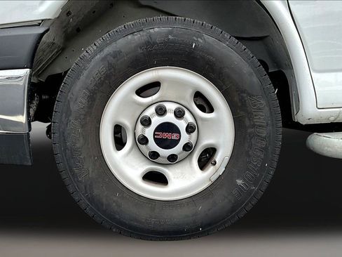 Used 2024 GMC Savana 2500 w/ Driver Convenience Package image 27