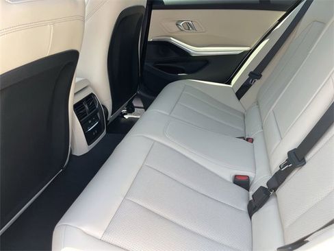 New 2025 BMW 330i Sedan w/ Premium Package image 17