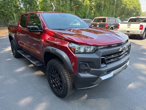 Used 2024 Chevrolet Colorado Trail Boss w/ Advanced Trailering Package AWD/4WD image 7