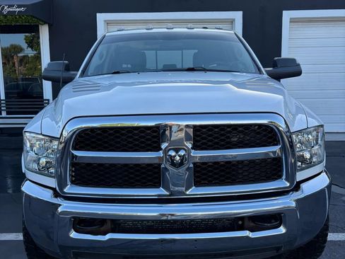 Used 2018 RAM 2500 SLT AWD/4WD image 2