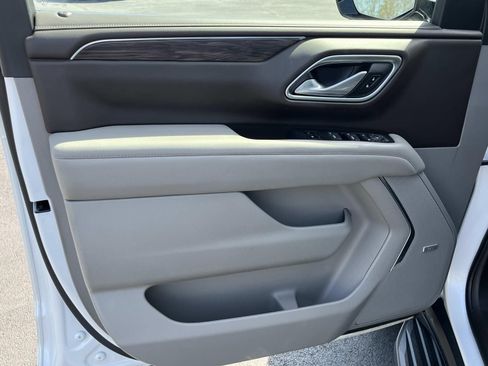 Used 2022 Chevrolet Suburban LT w/ Luxury Package AWD/4WD image 28