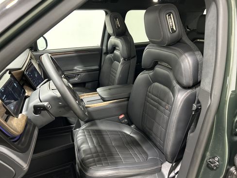 Used 2025 Rivian R1T Premium AWD/4WD image 20