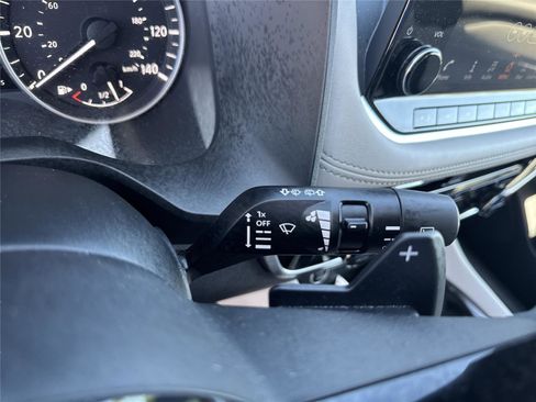 Used 2023 Nissan Rogue SL w/ SL Premium Package FWD image 23