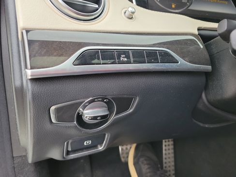Used 2015 Mercedes-Benz S 550 4MATIC Sedan image 26