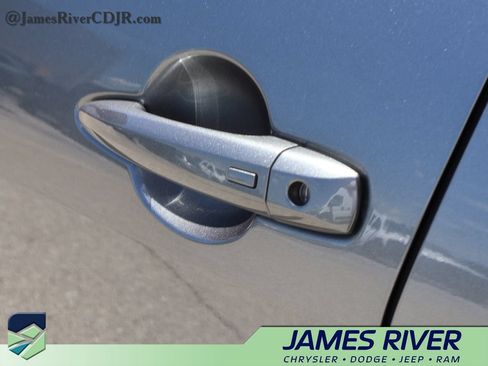 Used 2024 Nissan Sentra SV FWD image 19