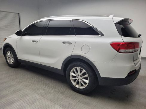 Used 2017 Kia Sorento FWD w/ LX Convenience Package image 3