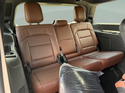 Used 2026 Lincoln Navigator Reserve image 27