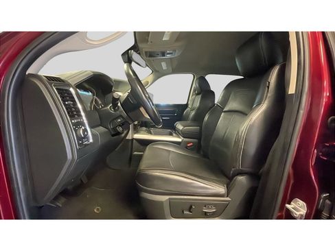Used 2018 RAM 1500 Laramie w/ Convenience Group AWD/4WD image 12