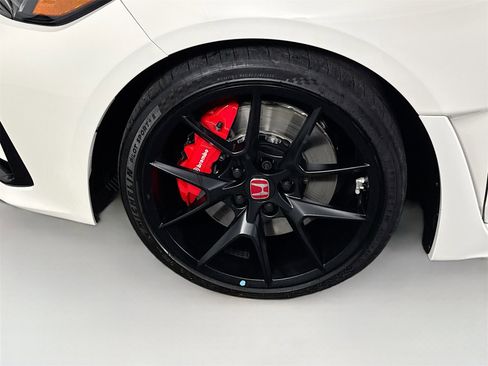Certified 2023 Honda Civic Type R image 9