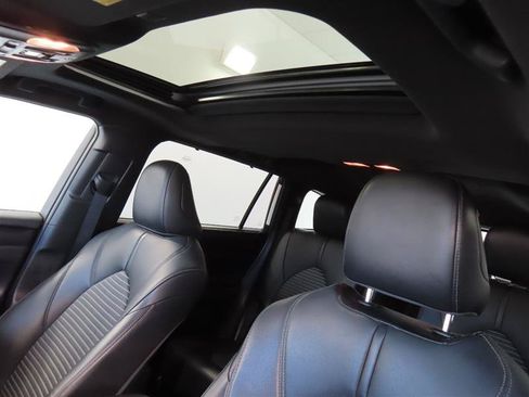 Used 2021 Toyota Highlander XSE FWD image 18