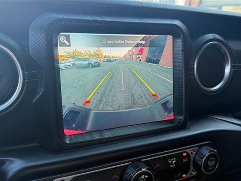 Used 2020 Jeep Gladiator Overland image 23