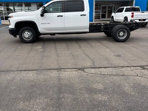 Used 2024 Chevrolet Silverado 3500 W/T w/ WT Convenience Package AWD/4WD image 2