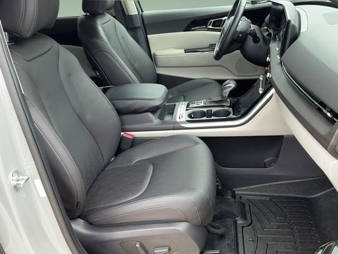 Used 2024 Kia Carnival SX FWD image 20