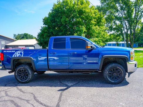 Used 2017 Chevrolet Silverado 2500 LT AWD/4WD image 2