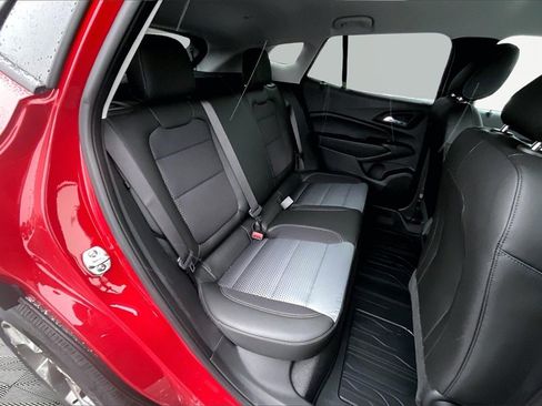 New 2026 Chevrolet Trax LT image 12