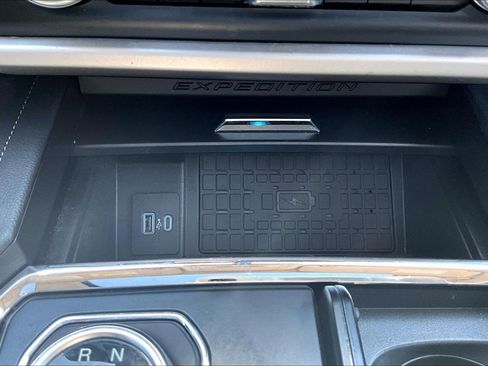 Used 2024 Ford Expedition XLT RWD image 34