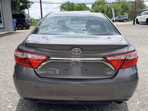 Used 2017 Toyota Camry SE FWD image 11