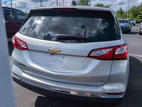 Used 2020 Chevrolet Equinox LT w/ Driver Convenience Package FWD image 2