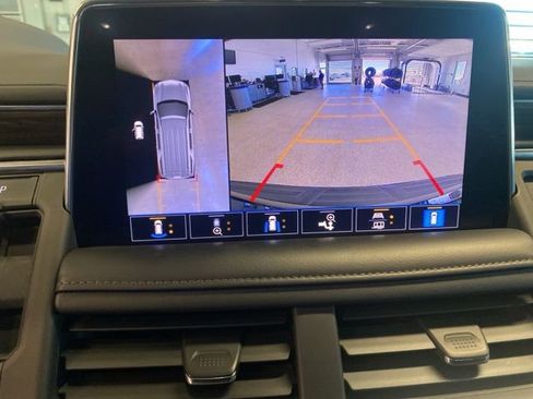 Used 2021 Chevrolet Suburban High Country image 25