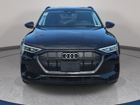 Used 2021 Audi e-tron Premium Plus w/ Premium Plus Package AWD/4WD image 2