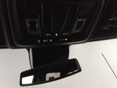 Used 2025 GMC Sierra 2500 AT4 image 22