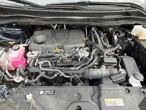 Certified 2025 Toyota Sienna XLE image 47