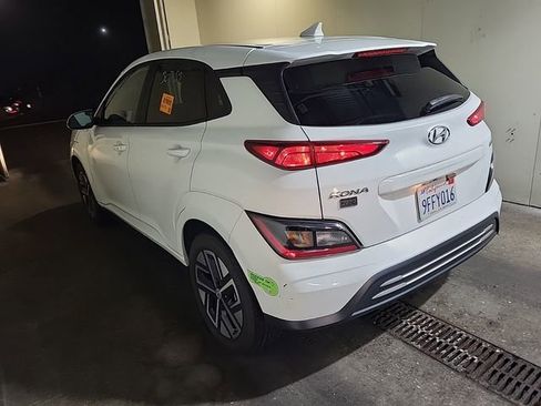 Used 2023 Hyundai Kona SE image 3
