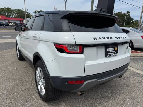 Used 2017 Land Rover Range Rover Evoque SE Premium image 6