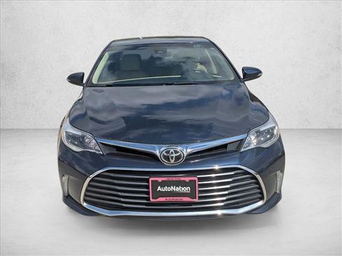 Used 2017 Toyota Avalon XLE image 2