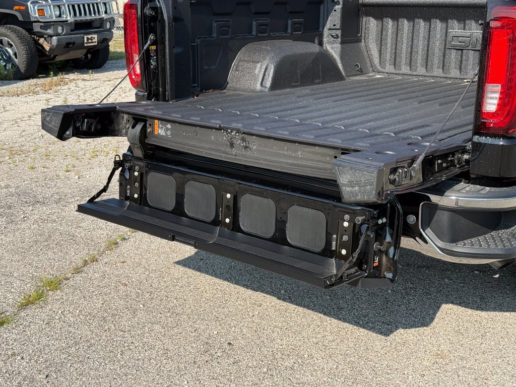 New 2026 GMC Sierra 1500 SLT w/ SLT Premium Plus Package AWD/4WD image 8