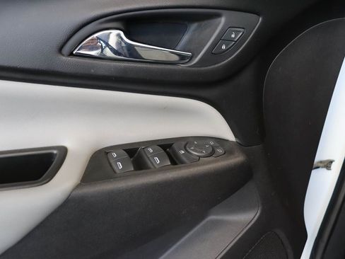 Used 2018 Chevrolet Equinox LS FWD image 14