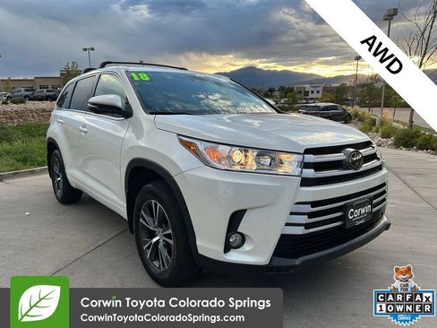 Used 2018 Toyota Highlander Plus AWD/4WD image 1