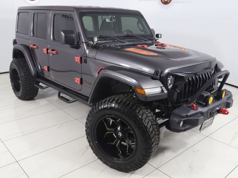 Used 2018 Jeep Wrangler Unlimited Rubicon w/ Dual Top Group AWD/4WD image 19